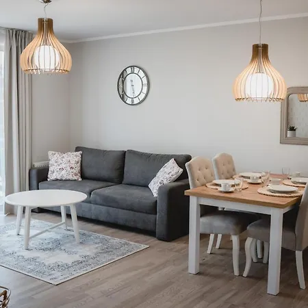 Park 3 Apartment *